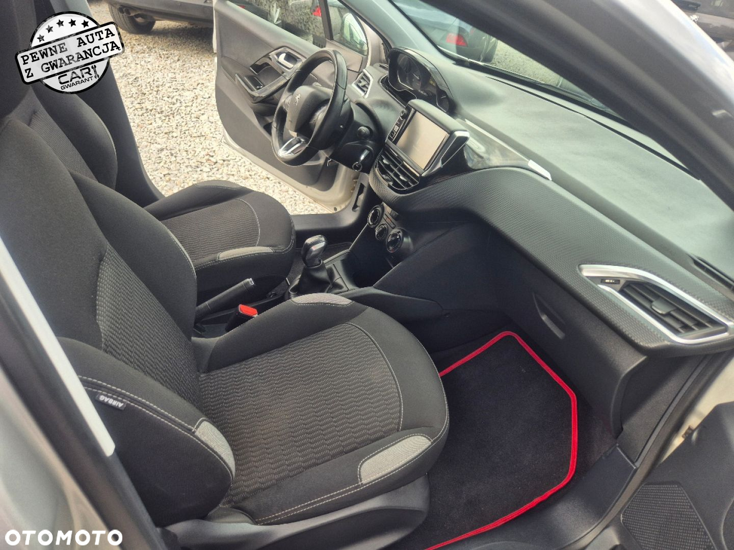 Peugeot 208 - 25
