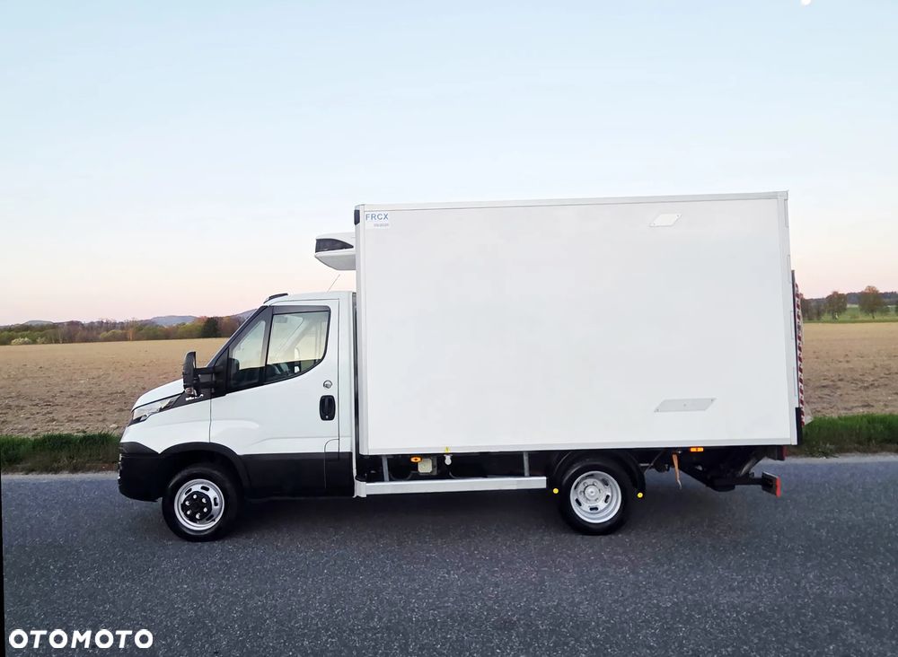 Iveco DAILY 35C16 2.3 160 PS 2018 CHŁODNIA Carrier PULSOR 400 IZOTERMA KONTENER WIDNA DHOLLANDIA MOŻLIWY KREDYT LEASING MROŹNIA - 9