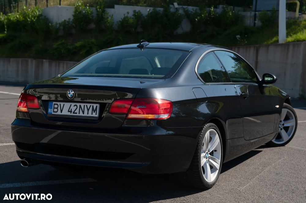 BMW Seria 3 320i Aut. - 27