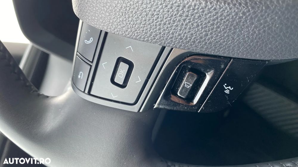 Toyota C-HR 2.0 HEV 197 CP 4x2 CVT Dynamic - 14