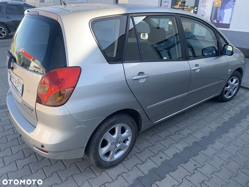 Toyota Corolla Verso 2.0 D-4D Sol - 2
