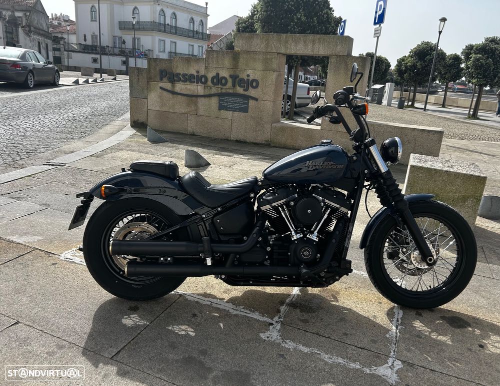 Harley-Davidson Softail Street Bob M8 A/2 Livrete - 1