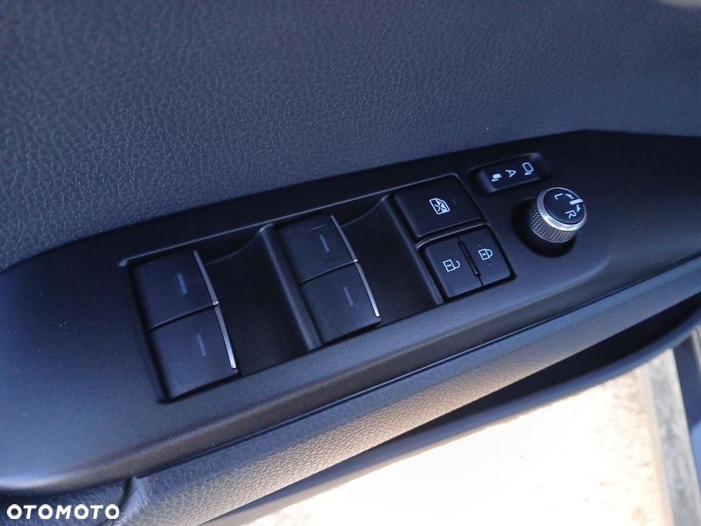 Toyota Camry - 34