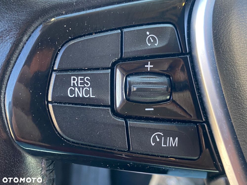 BMW Seria 5 525d Sport Line sport - 23