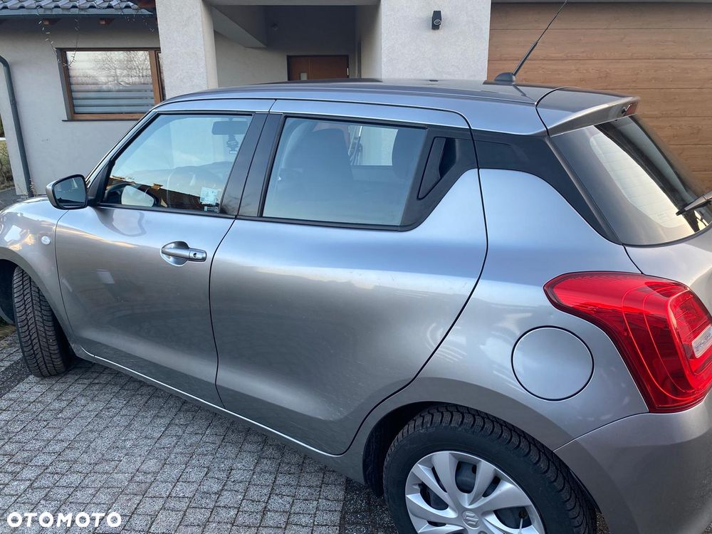 Suzuki Swift 1.2 Premium Plus CVT - 6