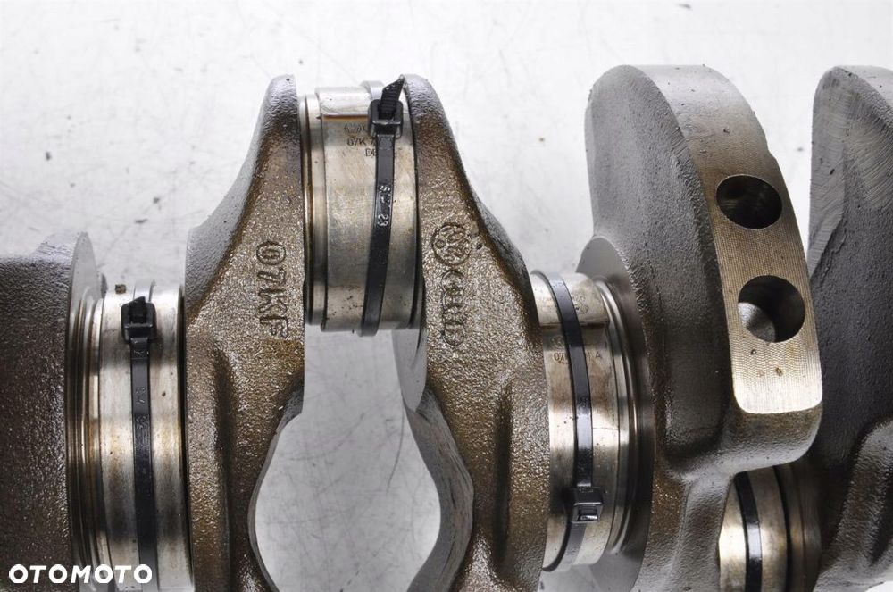 VOLKSWAGEN GOLF V 2.5 20V WAŁ KORBOWY 06-08 - 2