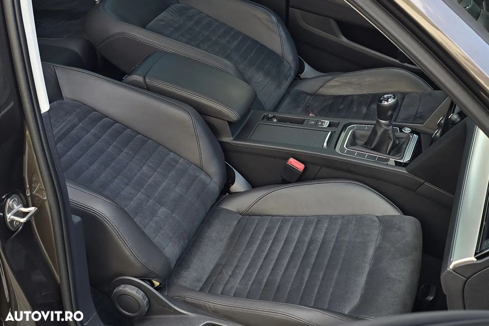Volkswagen Passat 2.0 TDI SCR Highline - 15