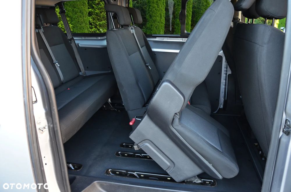 Opel Vivaro Standard Flexcab - 32