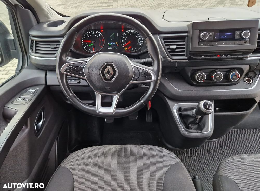 RENAULT Trafic 2023 — imagine 5