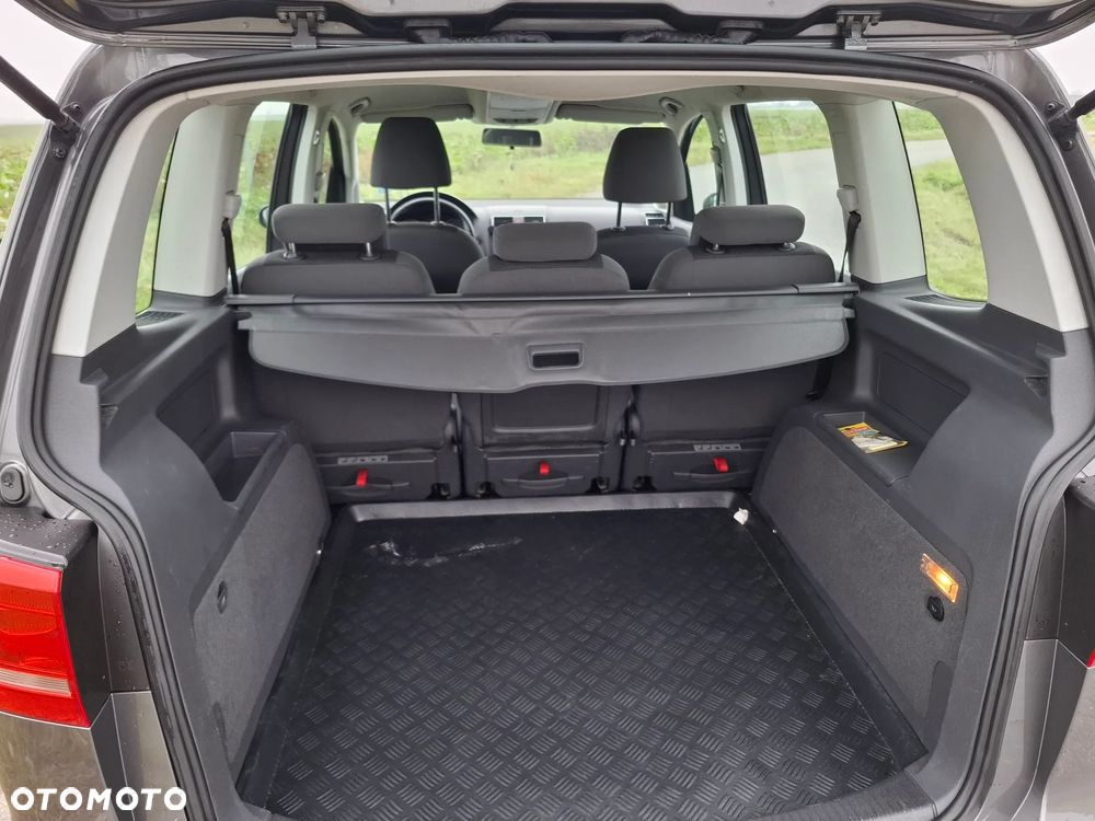 Volkswagen Touran 1.6 TDI DPF Comfortline - 11