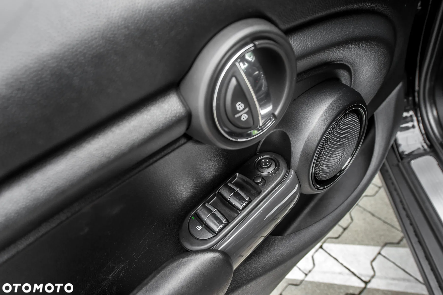 MINI Cooper Essential Trim - 18