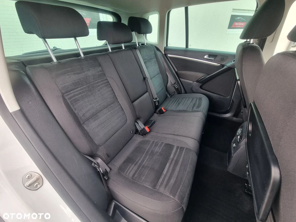 Volkswagen Tiguan - 11