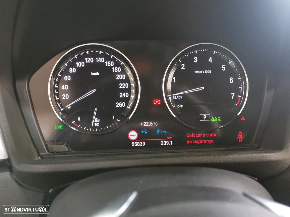 BMW X1 25 e xDrive Corporate Edition - 6