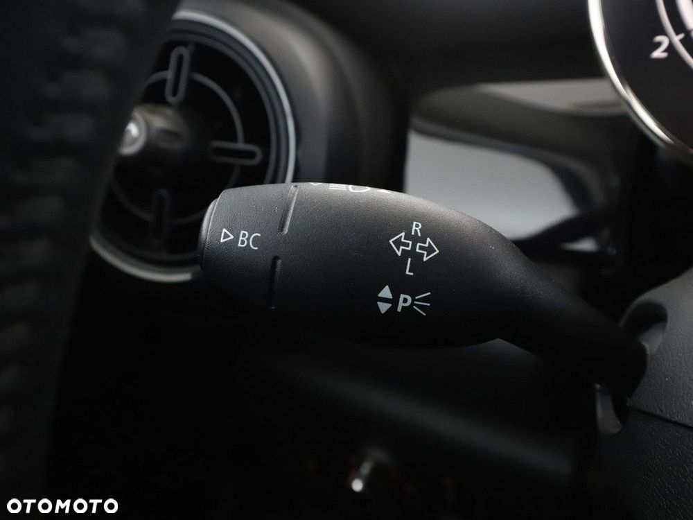 MINI Cooper Essential Trim - 32