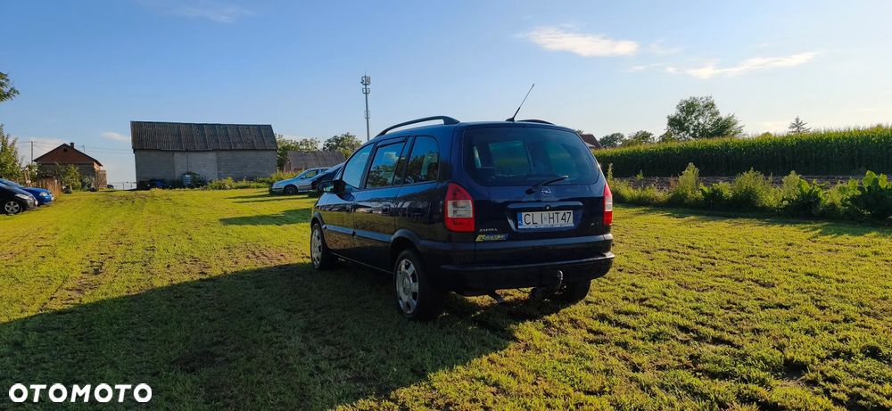 Opel Zafira 1.6 Executive - 4