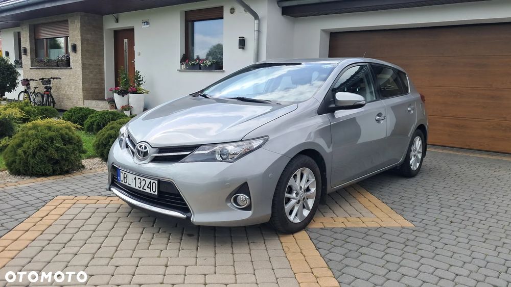 Toyota Auris - 1