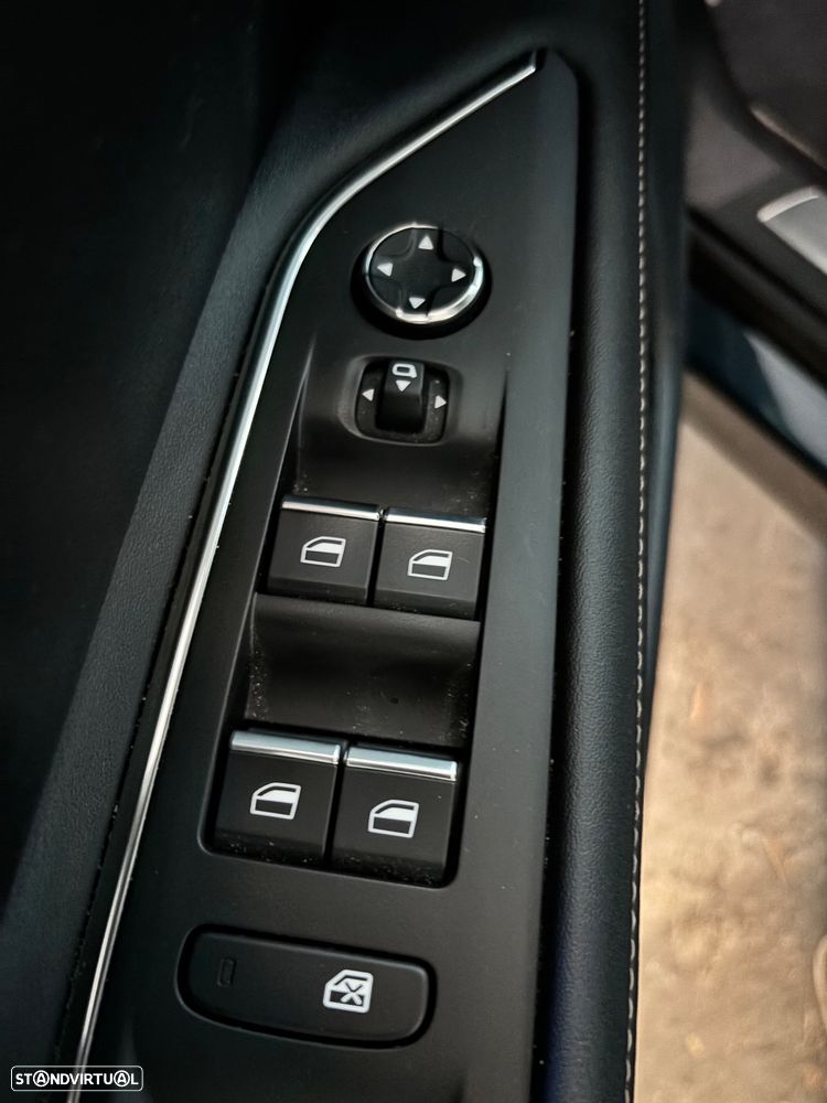Peugeot 3008 1.6 Hybrid GT e-EAT8 - 13