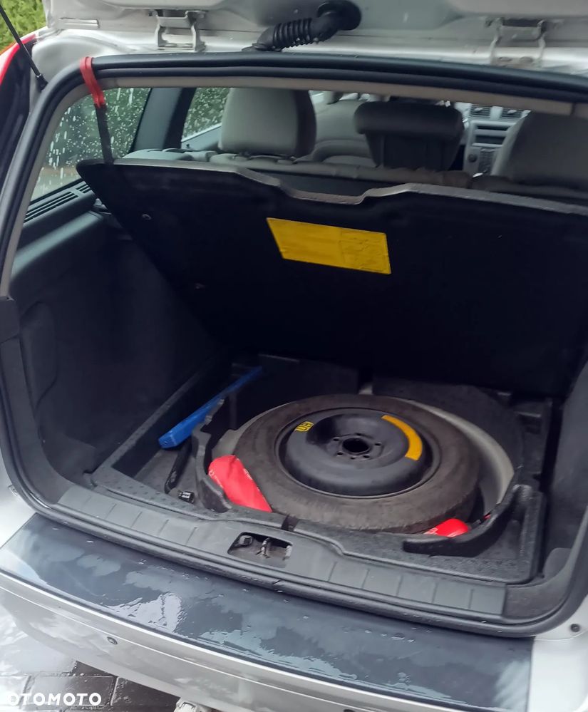 Volvo V50 2.0D Momentum - 26