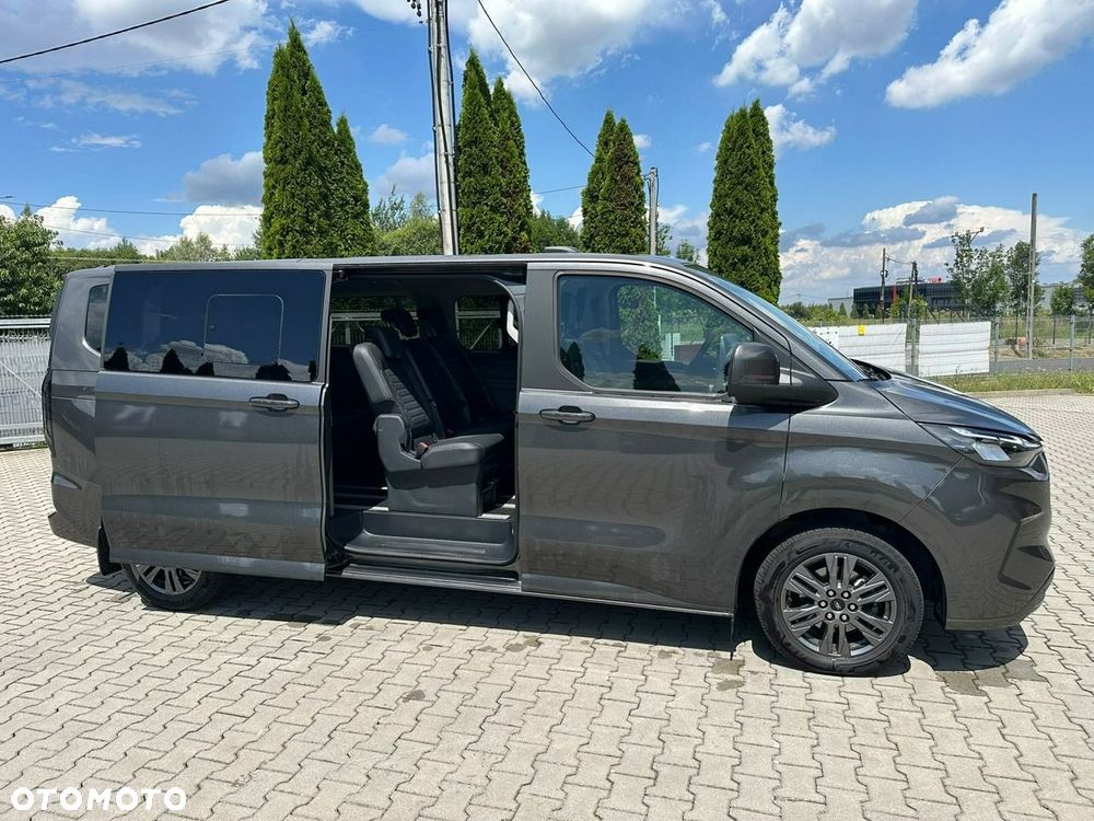 Ford Tourneo Custom - 12