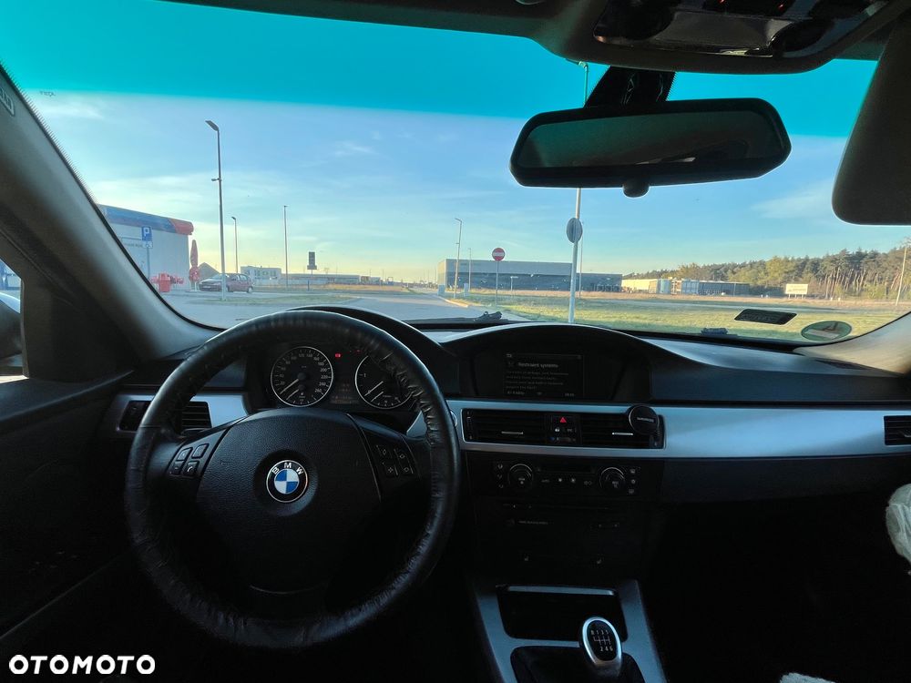 BMW Seria 3 320d DPF - 12