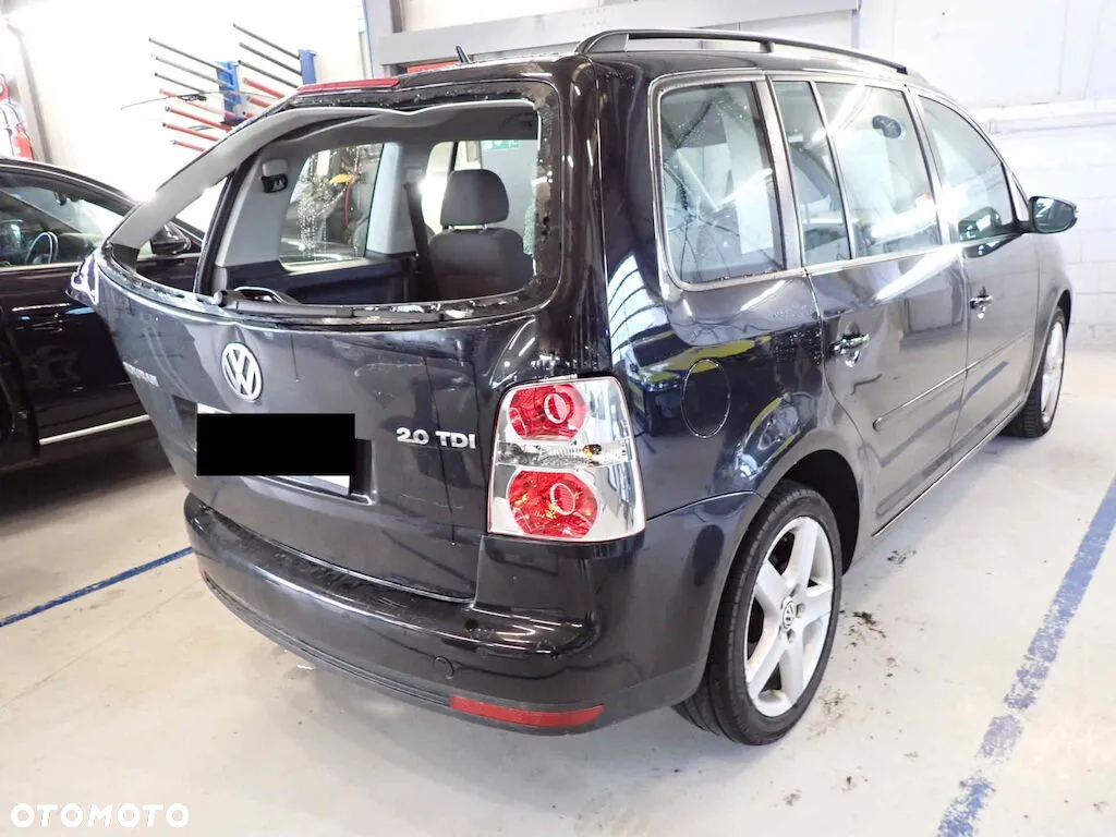 Volkswagen Touran 2.0 TDI DSG Trendline - 3