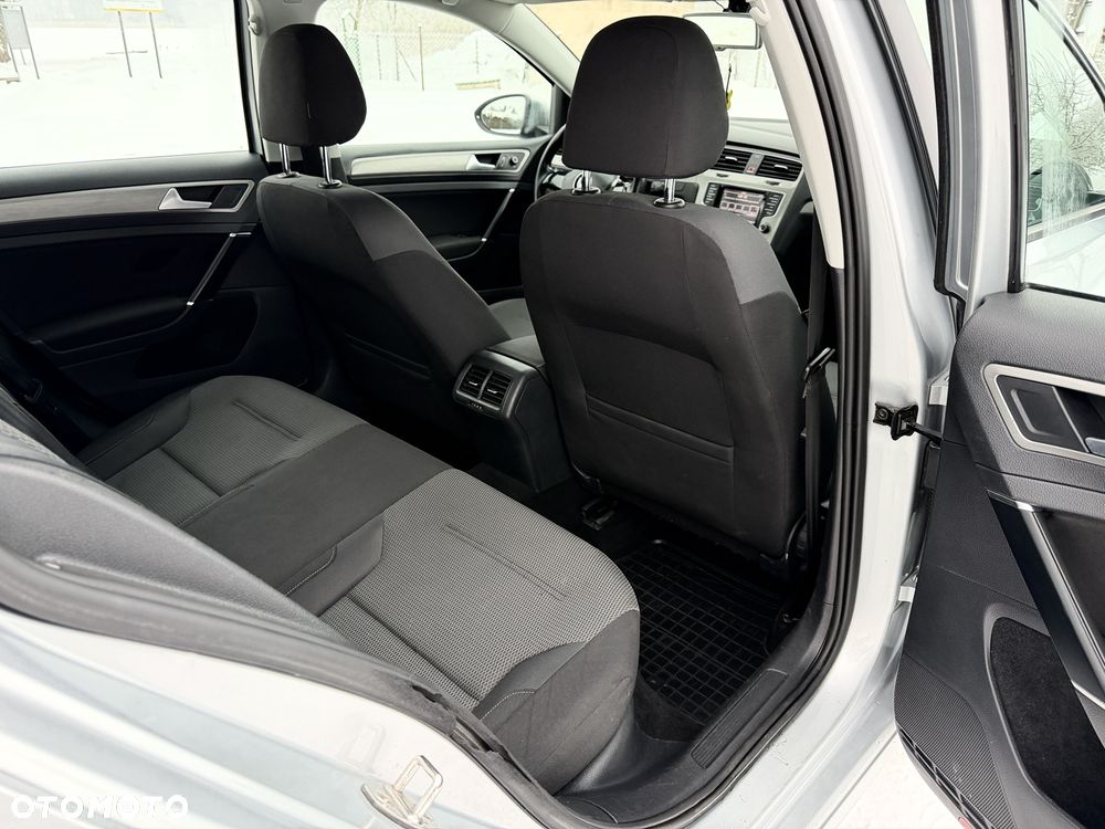 Volkswagen Golf - 21