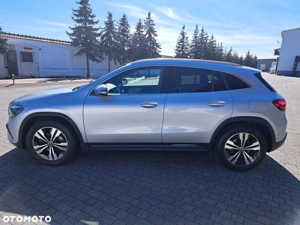 Mercedes-Benz GLA 180 d - 2