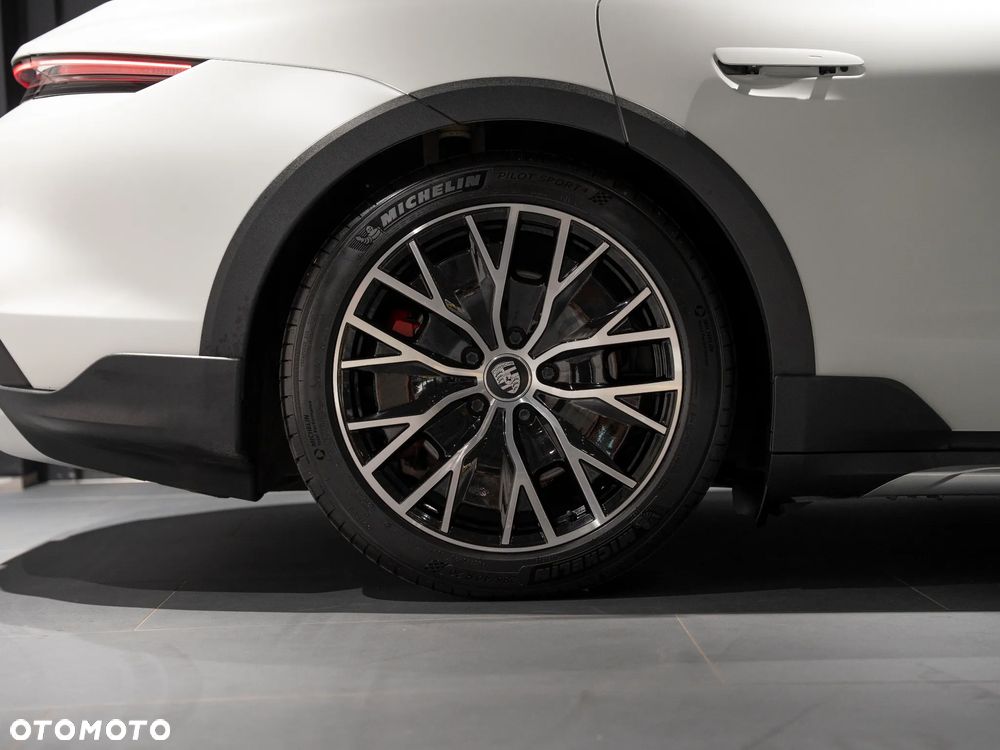 Porsche Taycan 4S - 10