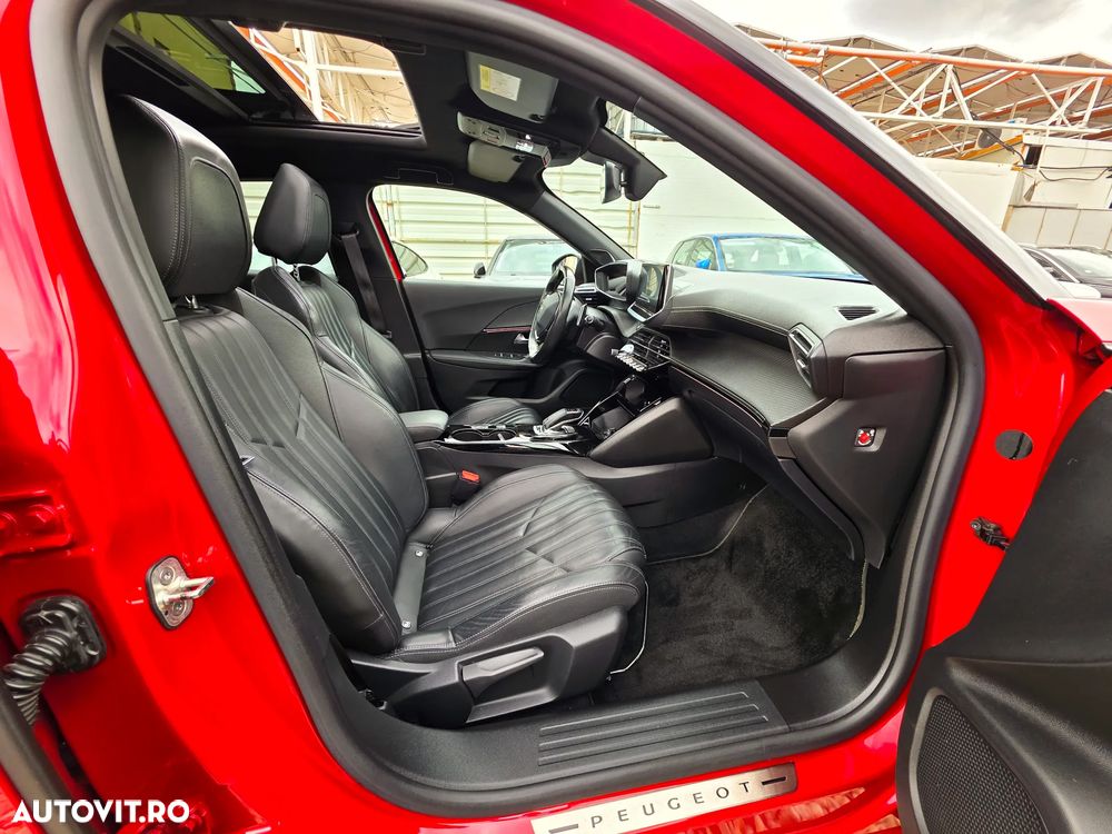 Peugeot 2008 PureTech 130 EAT8 GT - 14