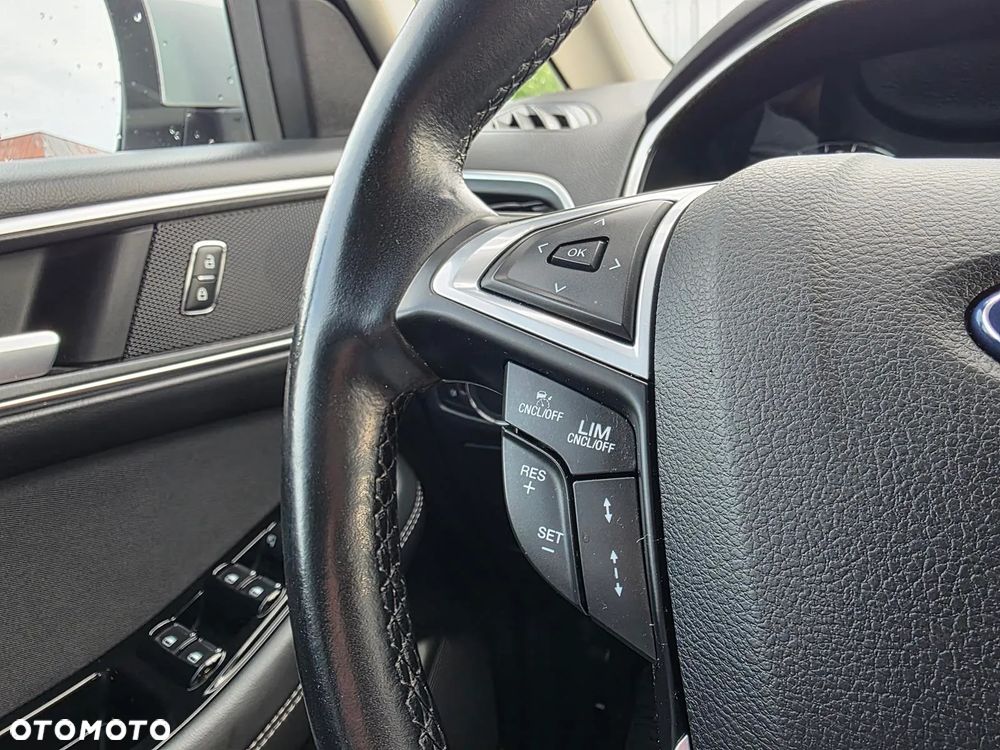 Ford S-Max 2.5 Hybrid Titanium CVT - 26