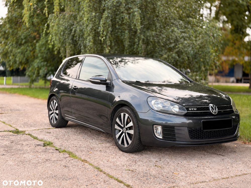Volkswagen Golf - 1