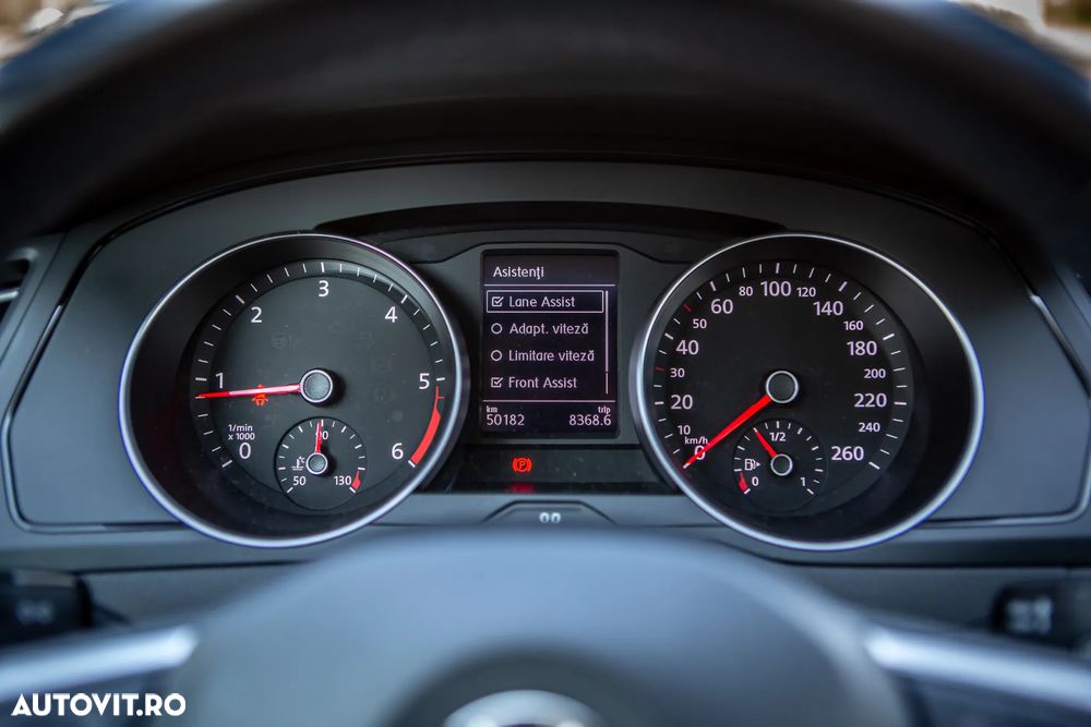 Volkswagen Passat - 11