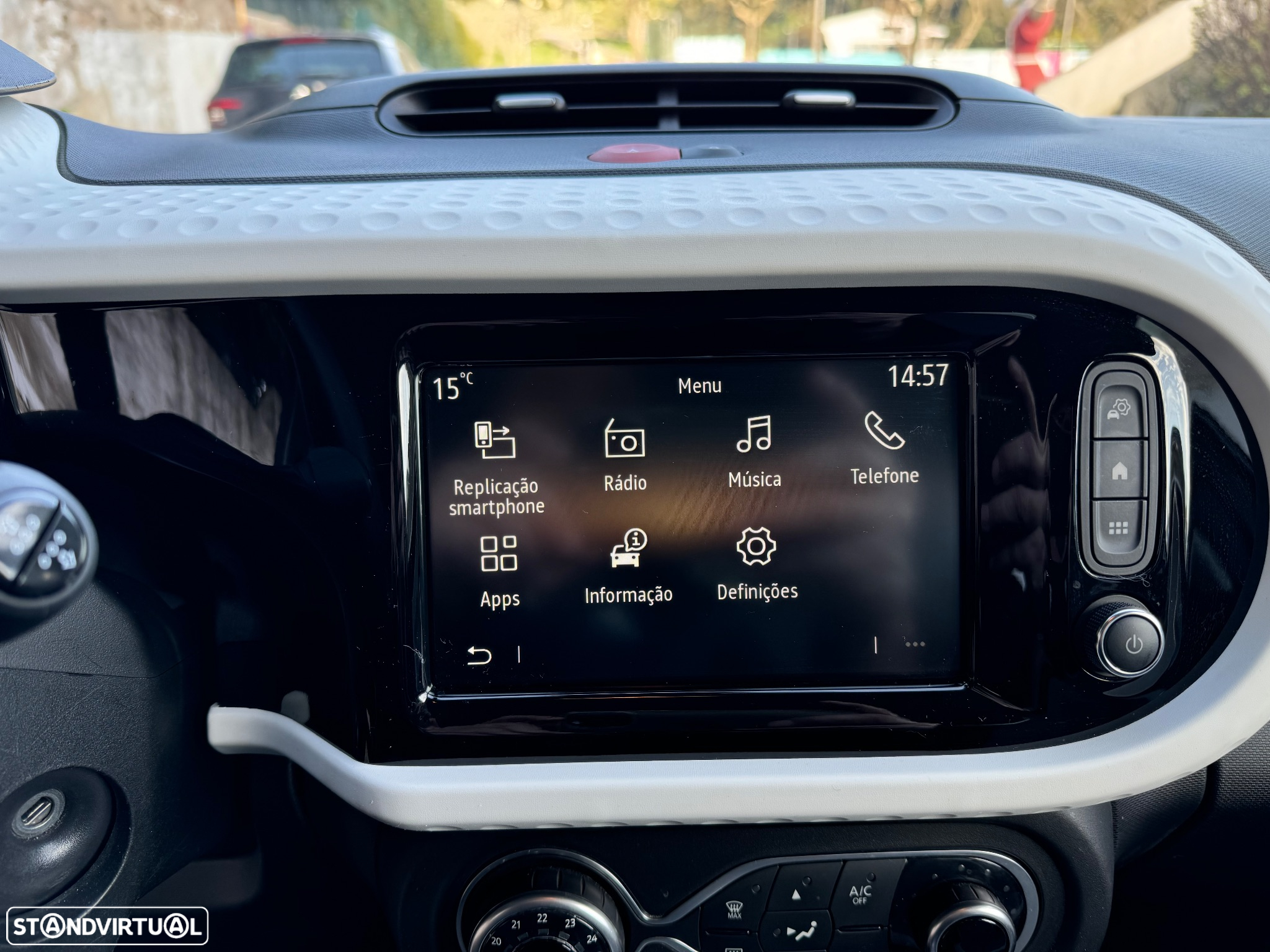 Renault Twingo Z.E. 22 Intens - 13