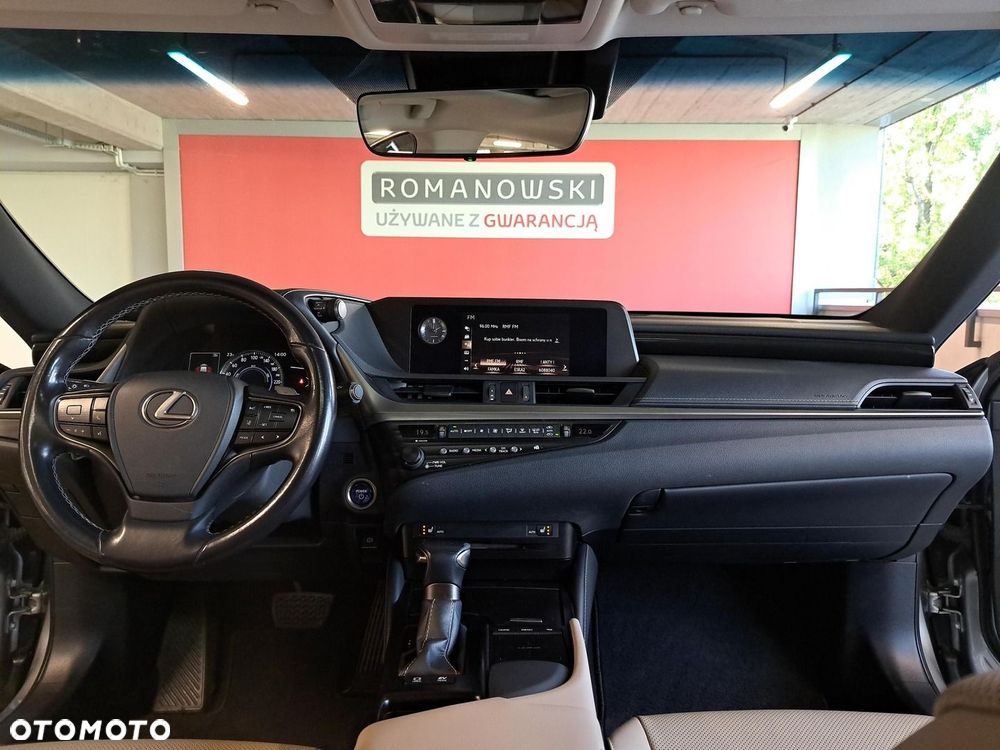 Lexus ES 300h Business Edition - 17