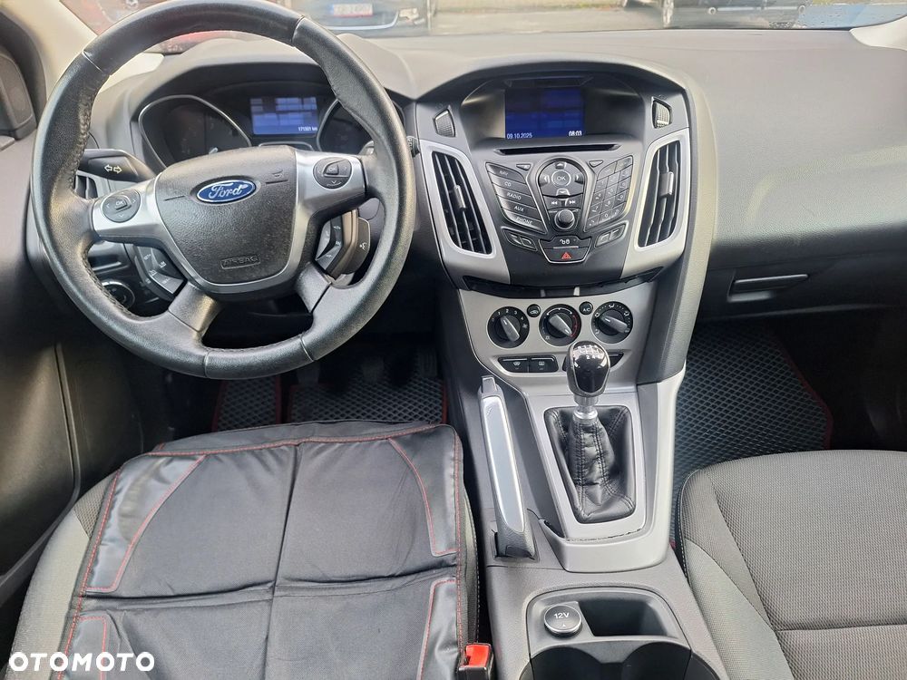 Ford Focus 1.6 TDCi DPF Ambiente - 8