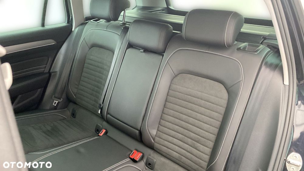 Volkswagen Passat - 12