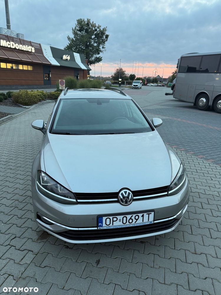 Volkswagen Golf - 6