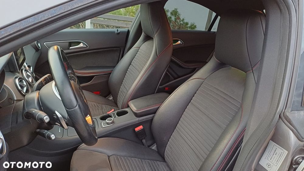 Mercedes-Benz CLA 200 7G-DCT AMG Line - 15