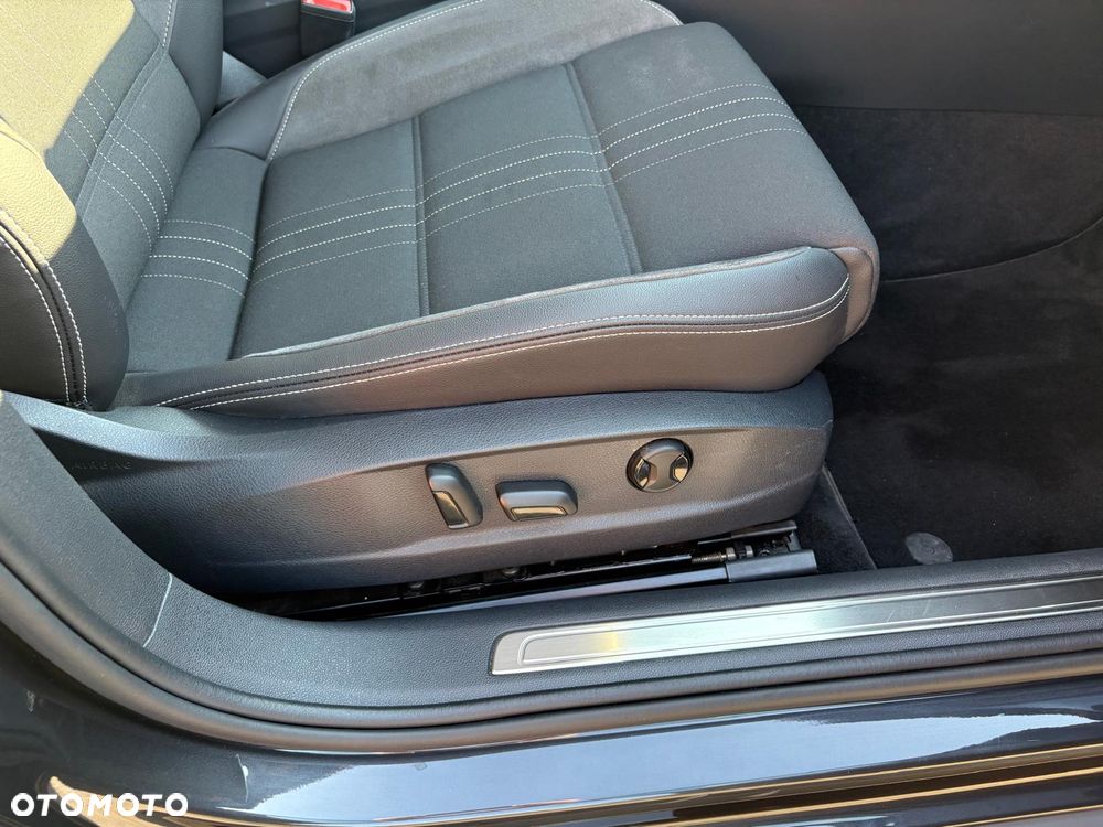 Volkswagen Passat Variant 2.0 TDI SCR 4Motion DSG Alltrack - 11