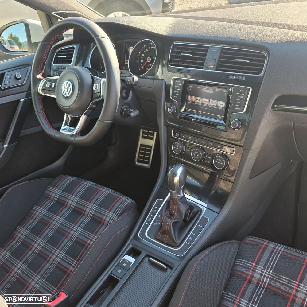 VW Golf 2.0 TSi GTi DSG - 28