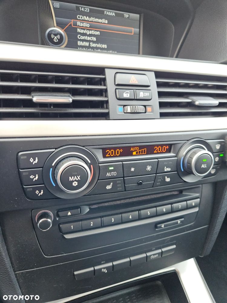 BMW Seria 3 318d Touring - 16