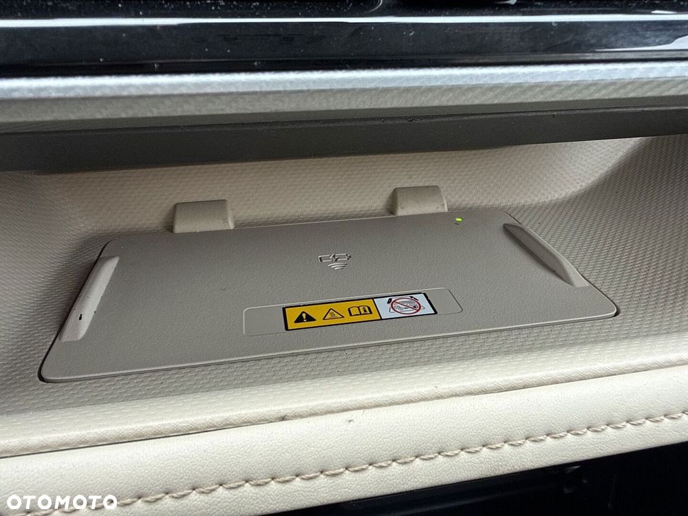 Toyota Highlander 2.5 Hybrid Executive - 24