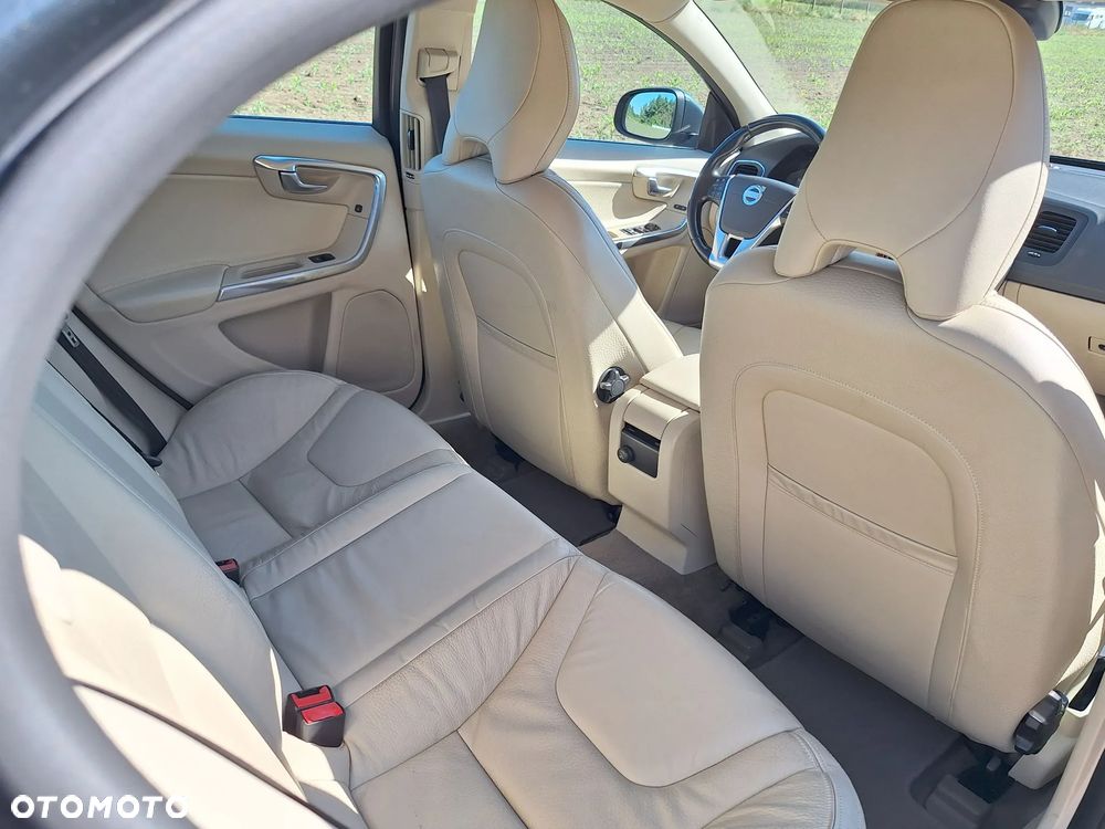 Volvo S60 D3 Geartronic Momentum - 9