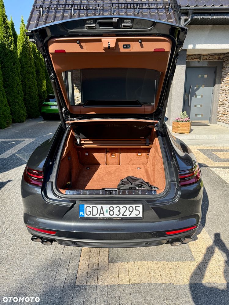 Porsche Panamera Turbo S - 32