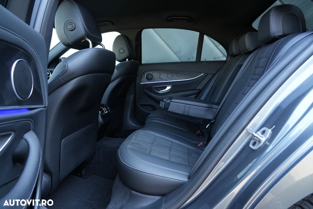 Mercedes-Benz E 300 de 9G-TRONIC AMG Line - 17