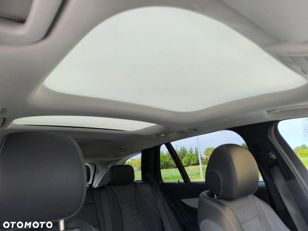 Mercedes-Benz Klasa E ver-300-de-4matic-t-9g--tronic-avantgarde - 24