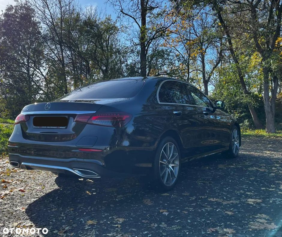 Mercedes-Benz Klasa E 300 de AMG - 4