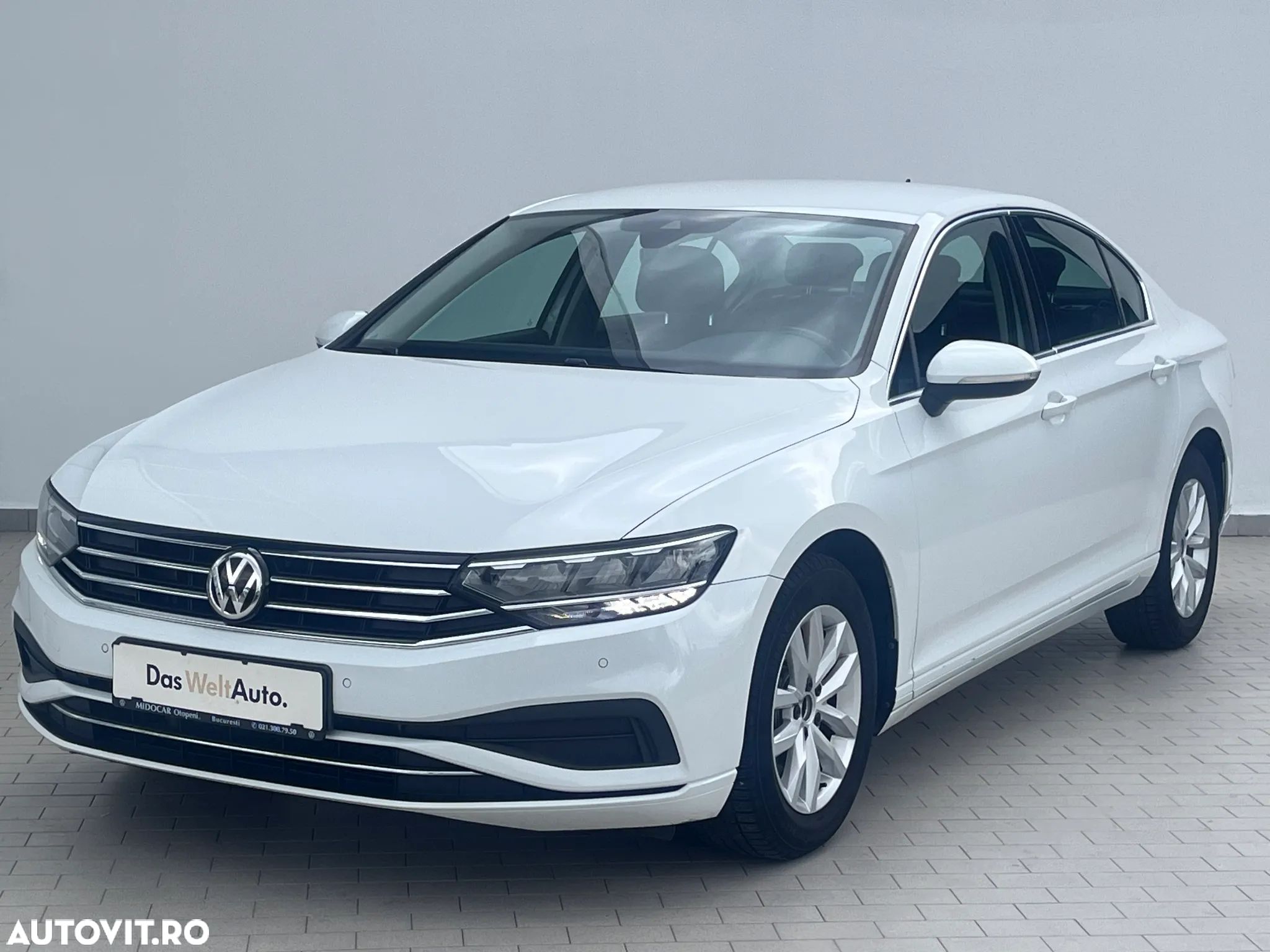 Volkswagen Passat 1.6 TDI DSG Comfortline - 1