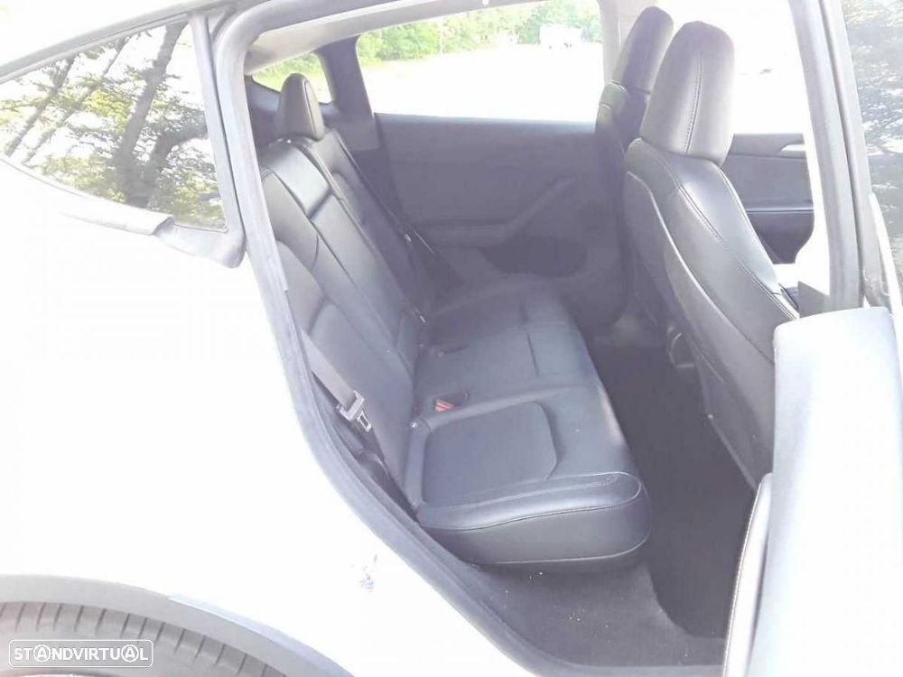 Tesla Model Y Performance Dual Motor AWD - 4