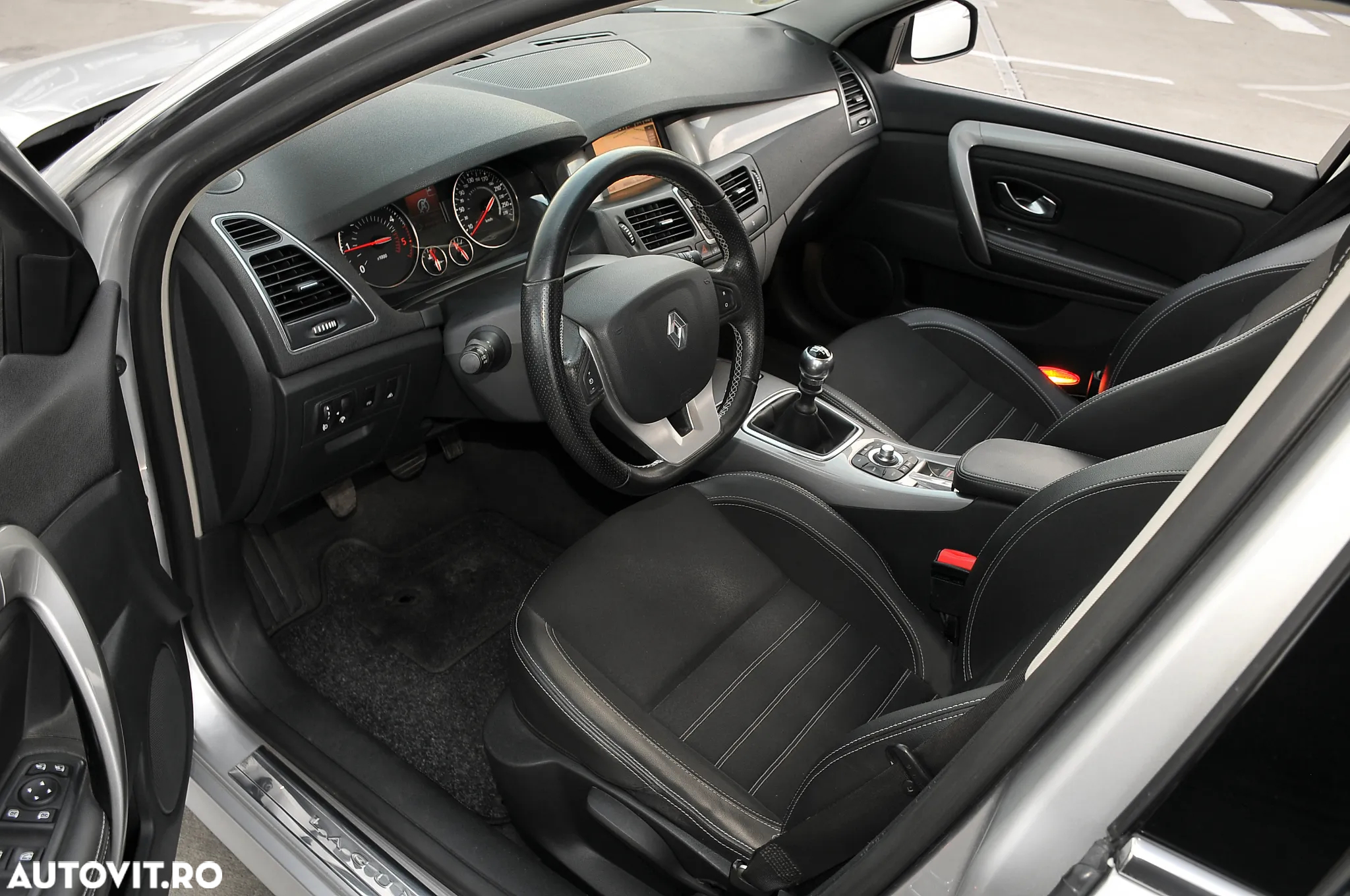 Renault Laguna 2.0 dCi FAP Expression - 15